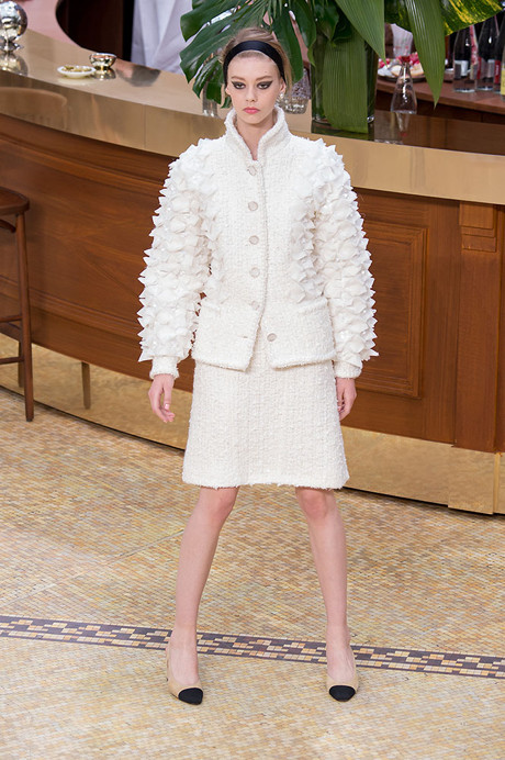Paris woman fashion Week Fall Winter 2015-16 CHANEL show