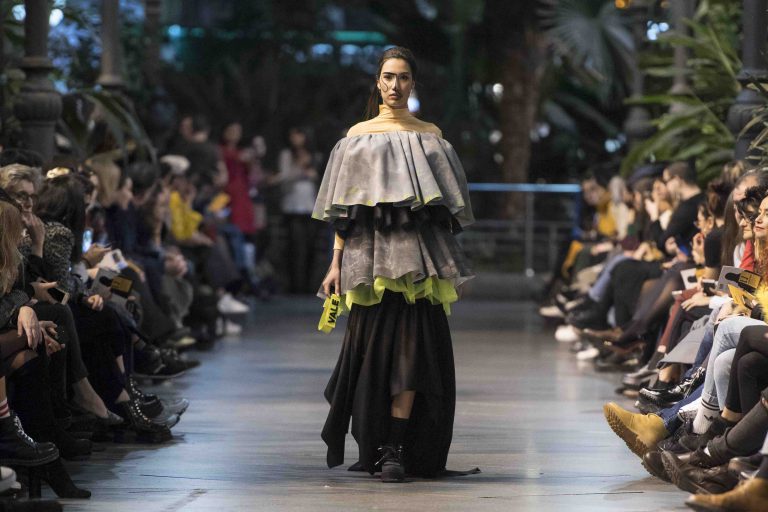 Unmasked: porque a veces lo que pareceno es, Mercedes-Benz Fashion Week Madrid, MBFWM, ESNE, Escuela de Moda, sección OFF, Jóvenes creadores