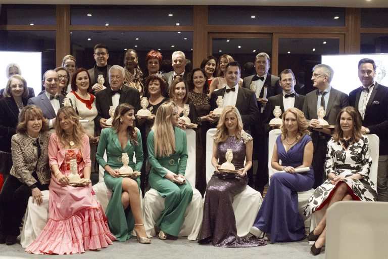 indumentaria en el vestir, trajes regionales, Excelencia empresarial , Moda en el vestir, Costura, Alta costura, Calzado, Complementos de moda artesanales, Joyas de autor, Laura Victoria, Premios Nacionales a la Moda a la Excelencia Empresarial, Prenamo, Asociación de Nuevos y Jóvenes Diseñadores Españoles, Ande,