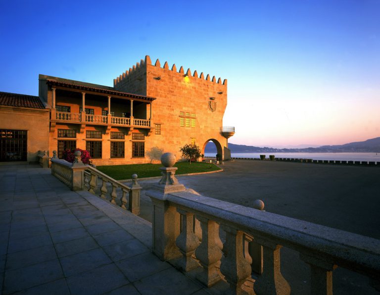 textiles para hostelería, Atelier by Carmela Martí, Resuinsa, paradores de turismo de españa, paradores, proveedor oficial, textil de cabecera, Félix Martí,