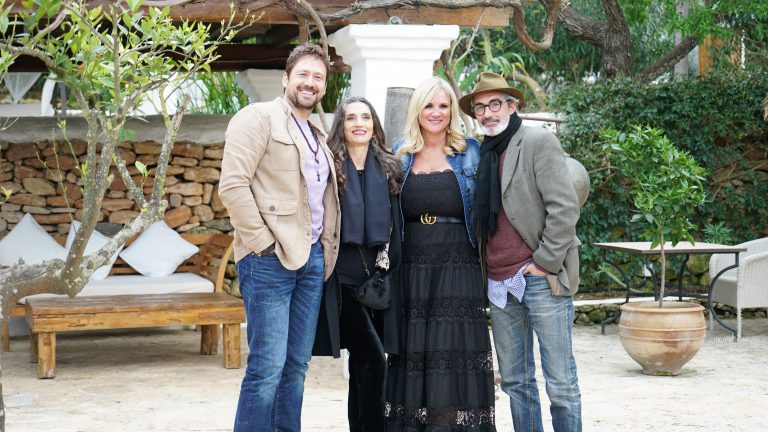 Adlib Moda Ibiza, primera película sostenible europea, El Secreto de Ibosim, Ángela Molina, Micky Molina, Marta Díaz, Miguel Ángel Tobías,