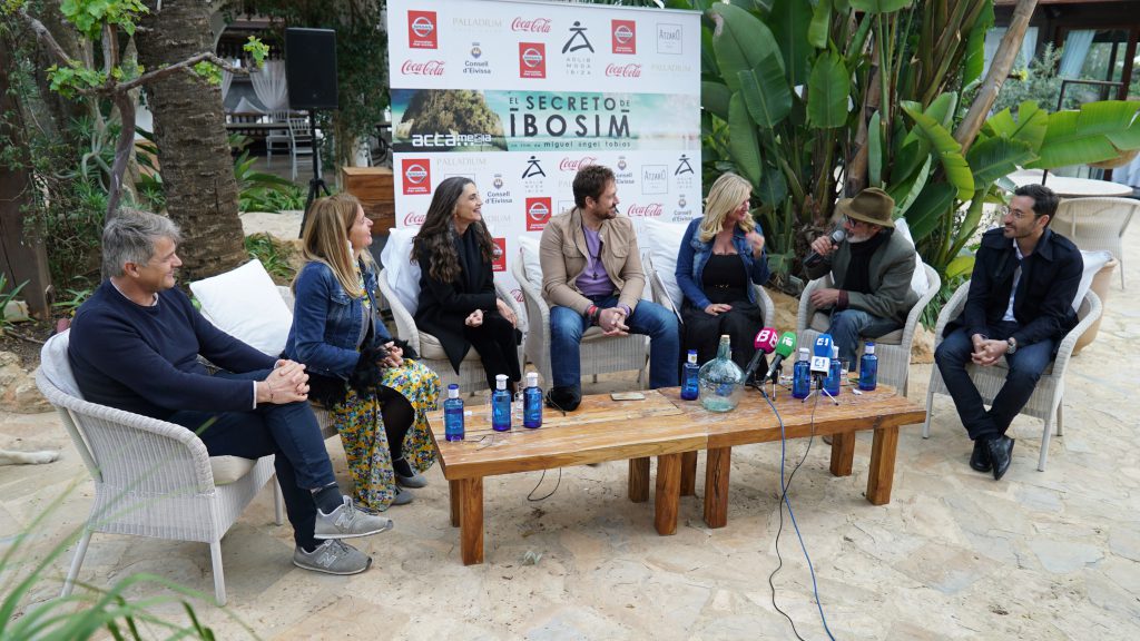 Adlib Moda Ibiza, primera película sostenible europea, El Secreto de Ibosim, Ángela Molina, Micky Molina, Marta Díaz, Miguel Ángel Tobías,