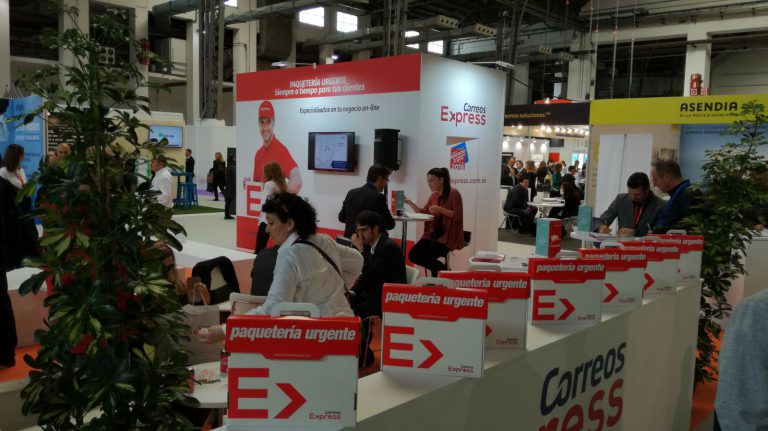 paquetería urgente B2C, logística, Alberto Marcos Garrido, Edin Barrios López, eShow Barcelona, Correos Express, entrega flexible,