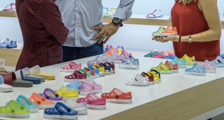 Momad Shoes, Salón Internacional del Calzado y Accesorios, calzado, peletería, marroquinería, complementos de moda,
