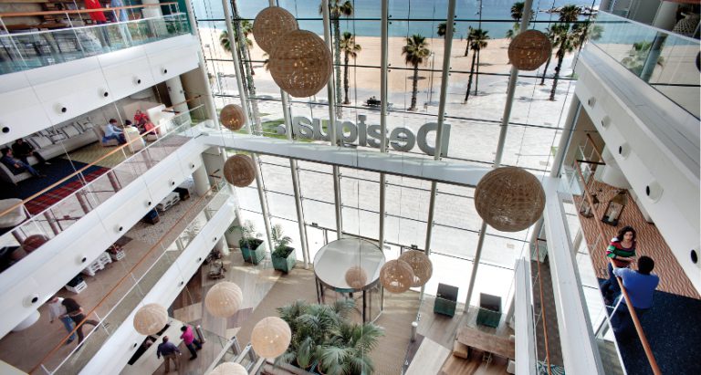Alberto Ojinaga, Desigual , colección SS19, Plan de transformación, nueva identidad de marca Desigual