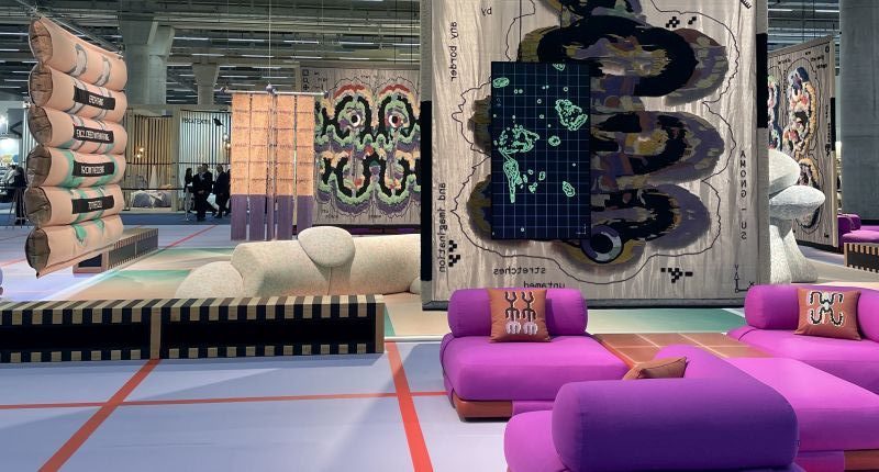El pabellón 12 alberga una de las novedades más esperadas en Heimtextil 2025. El espacio 'among-us', diseñador por Patricia Urquiola.