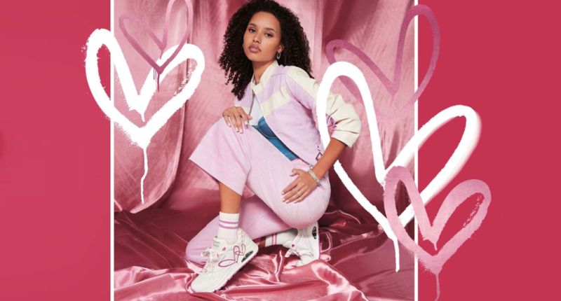 Skechers basa sus productos en la innovación y la tecnología en el calzado.