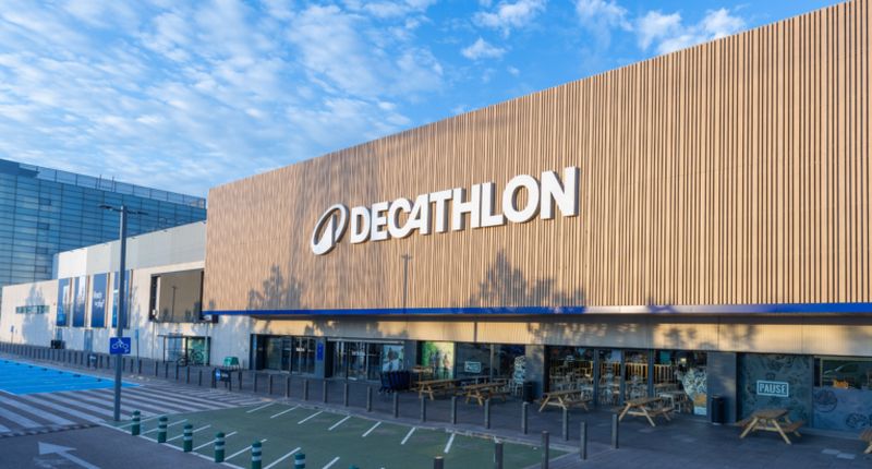 Lejos de cerrar tiendas, Decathlon continúa sus planes de expansión en múltiples mercados.