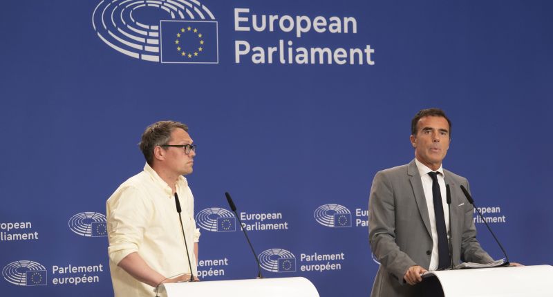 Rueda de prensa de Timo Volken (S&D) y Sandro Gozi (Renew) sobre la retirada de la Directiva de Declaraciones Ambientales.