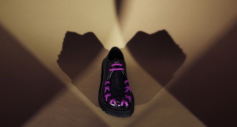 CamperLab presenta diseños atrevidos y experimentales, tanto de calzado como de ropa y complementos para hombre y mujer.
