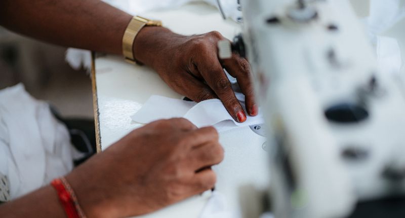 En la cadena de suministro del 'fast fashion' pueden colaborar hasta nueve o diez empresas de más de cinco países.