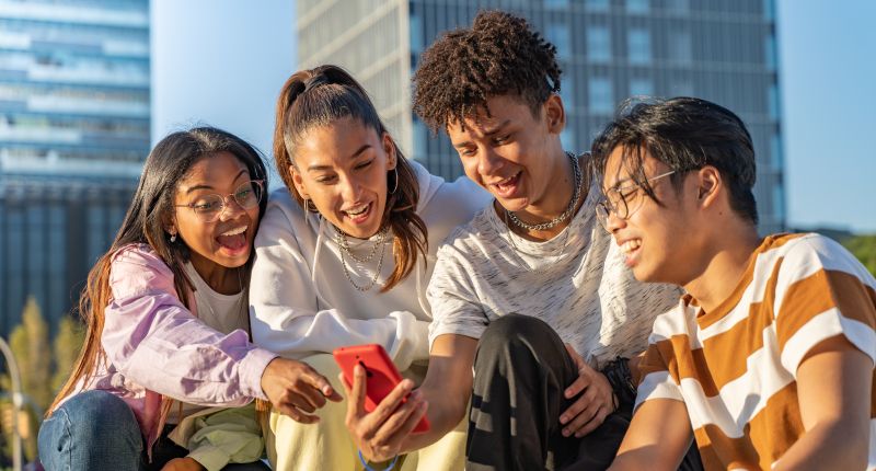 Formatos como el contenido generado por empleados o las estrategias de TikTok shopping impulsan nuevas formas de engagement para las marcas.