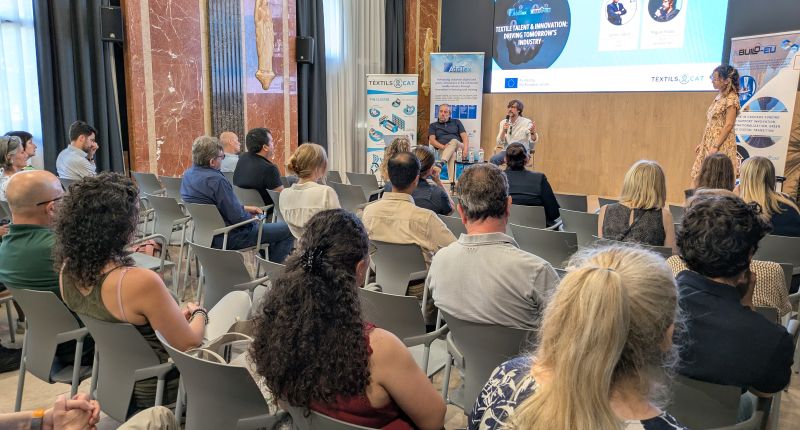 Participantes en la sesión de clausura de AddTex, celebrada en Terrassa (Barcelona).