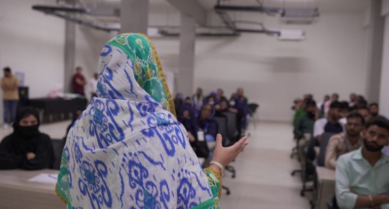 Guess anuncia tres nuevos proyecto para mejorar la educación laboral de sus trabajadores.