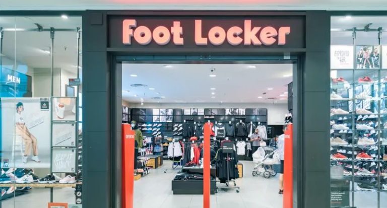 Foot Locker dispara sus pérdidas, a punto de su venta a Dick's