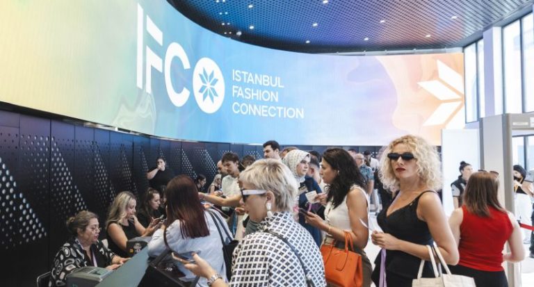 IFCO da la bienvenida a nuevos visitantes internacionales en su octava edición