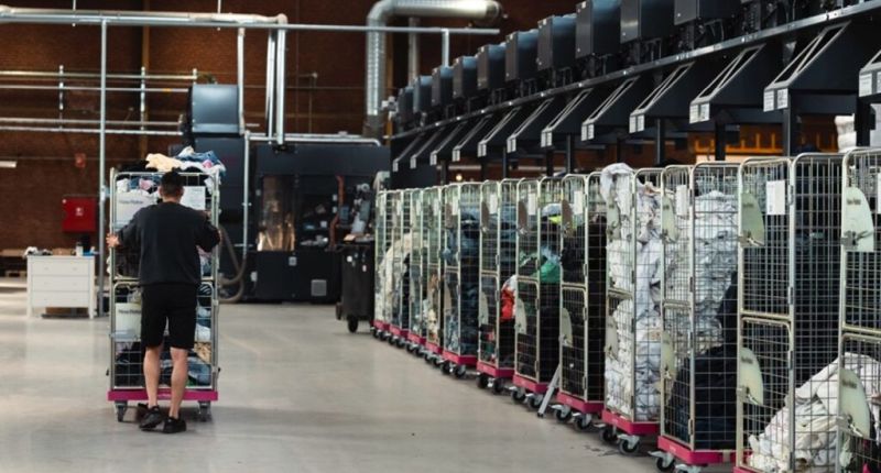 Circle-8 adquiere una línea de clasificación de residuos textiles de NewRetex
