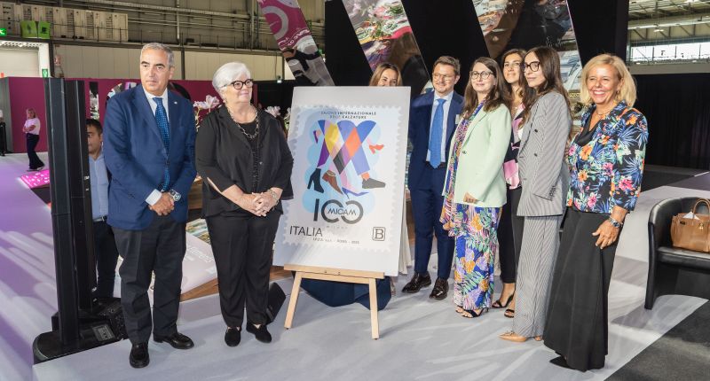 Presentación del sello conmemorativo de Micam 100.