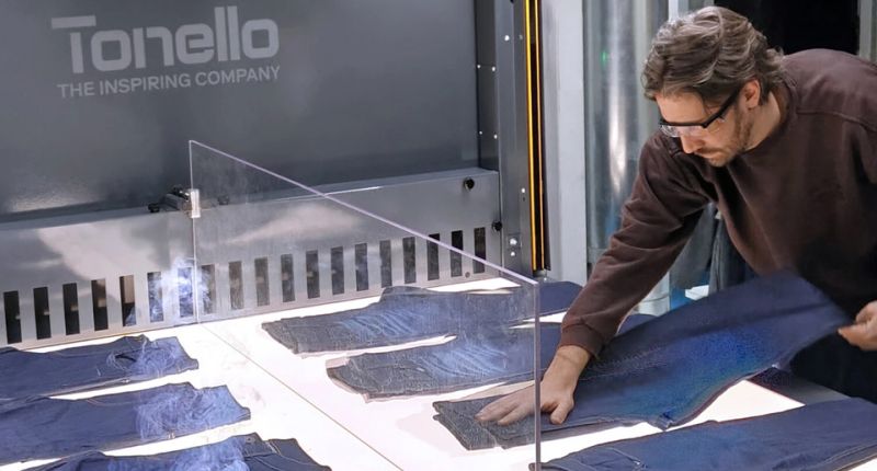 THE Laser 2.0 de Tonello es completamente adaptable, lo que facilita su integración en las líneas de producción existentes.
