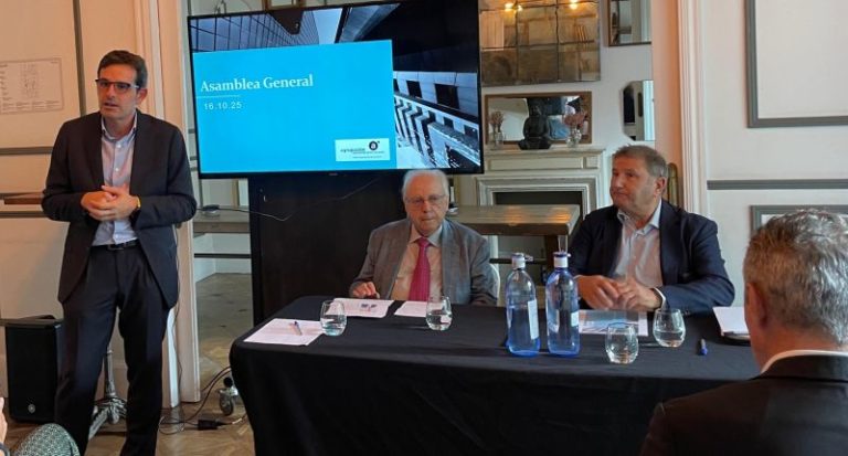 Relevo en la presidencia de la Agrupación Española del Género de Punto (AEGP)