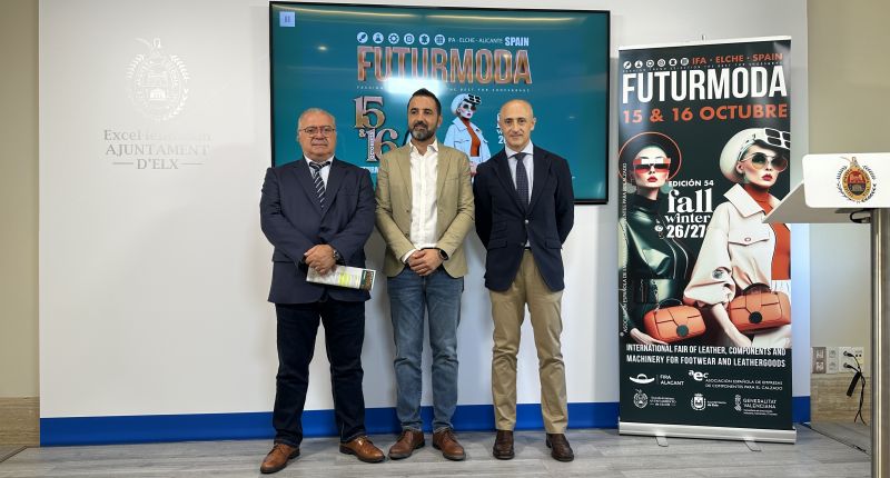 De izquierda a derecha, José Antonio Ibarra, presidente de Futurmoda; Pablo Ruz, alcalde de Elche, y Álvaro Sánchez, director general de AEC.