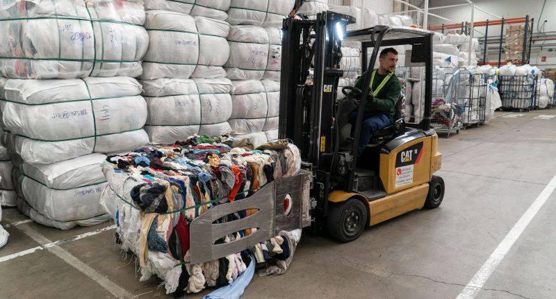 Voces en contra del Real Decreto de residuos textiles: ACME, Avecal, Modacc y más