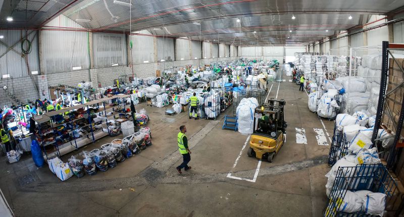 Voces en contra del Real Decreto de residuos textiles: ACME, Avecal, Modacc y más