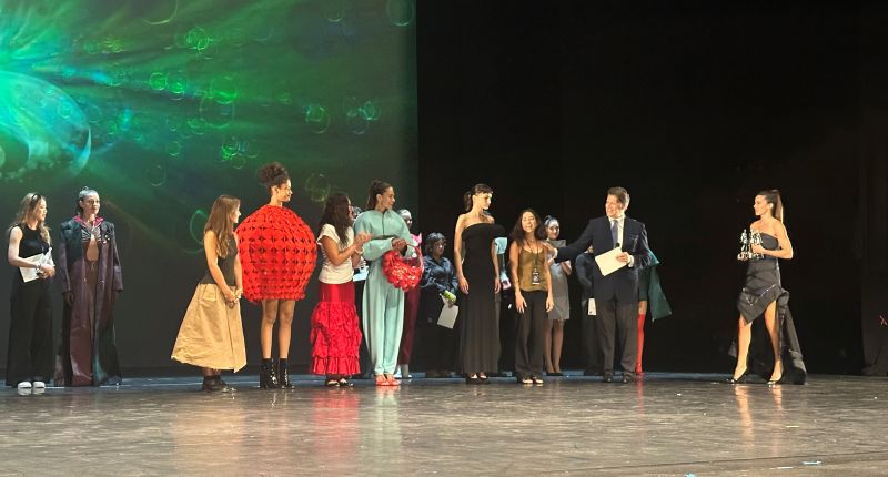 La española Blanca Benito gana el Premio Pierre Cardin Jóvenes Diseñadores Europa