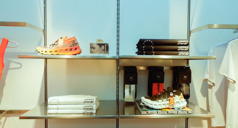 Blue Banana refuerza su línea deportiva Athletics con su primera tienda física