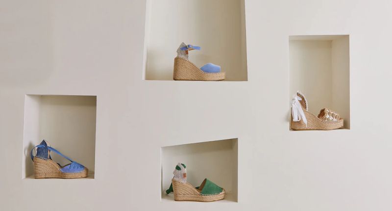 Vidorreta es una marca de calzado familiar especializada en alpargatas y zapatos hechos con yute, fundada en 1995 en el pueblo de Cervera del Río Alhama (La Rioja), considerado la cuna de la alpargata y declarada Reserva de la Biosfera por la Unesco.