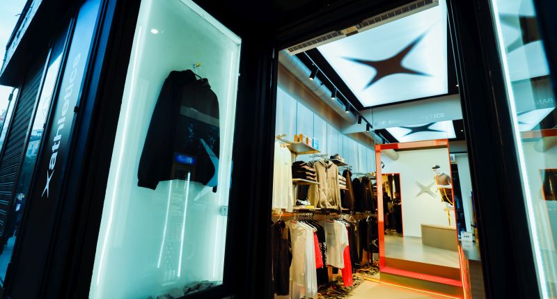 Blue Banana refuerza su línea deportiva Athletics con su primera tienda física