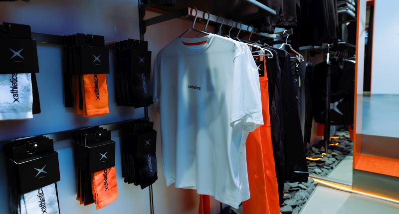 Blue Banana refuerza su línea deportiva Athletics con su primera tienda física