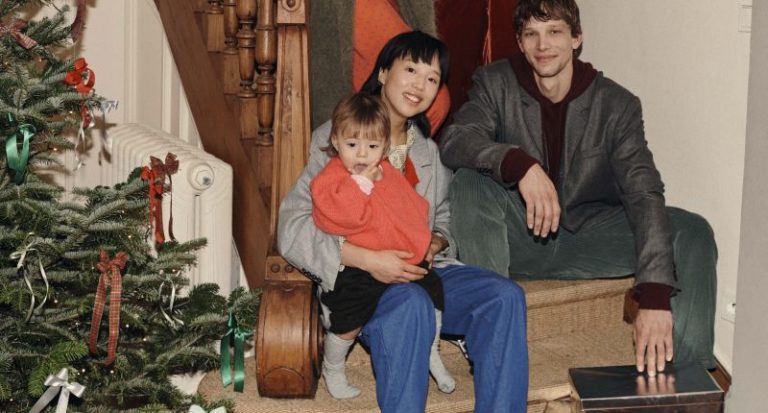 American Vintage desvela las 5 prendas imprescindibles de su colección de Navidad 2025