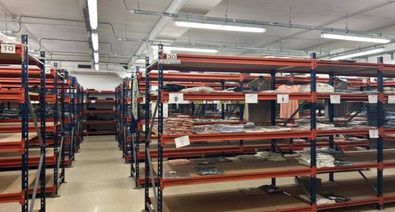 A subasta una nave en Mataró, antigua sede de la textil Guitare