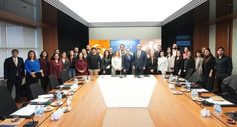 Presentación del plan de mejora en la sede de IHKIB en Estambul (Turquía).