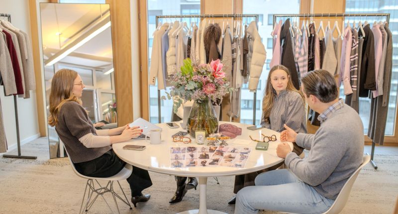 TwoDays facilitó un servicio de transporte que conectaba ambas ubicaciones entre sí y con otros puntos de interés para el comercio de moda en Düsseldorf.