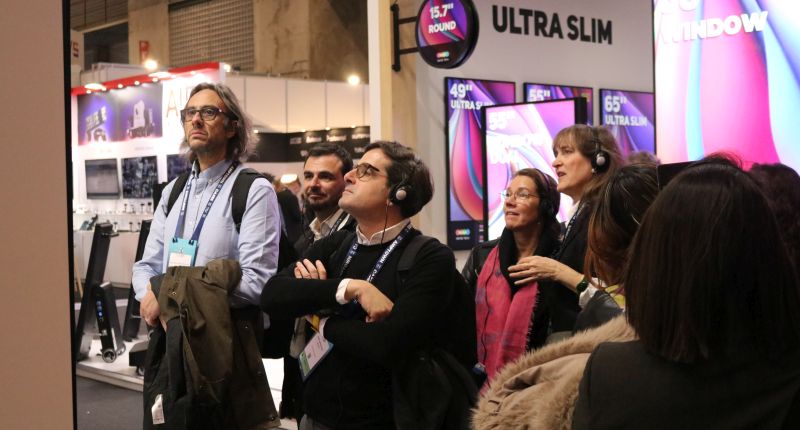 La mesa redonda concluyó que la tecnología sirve para amplificar la creatividad humana, 