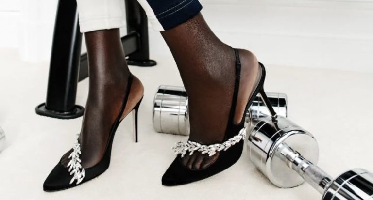 Del archivo a la pasarela: Balenciaga y Manolo Blahnik reinventan el calzado-joya para 2026