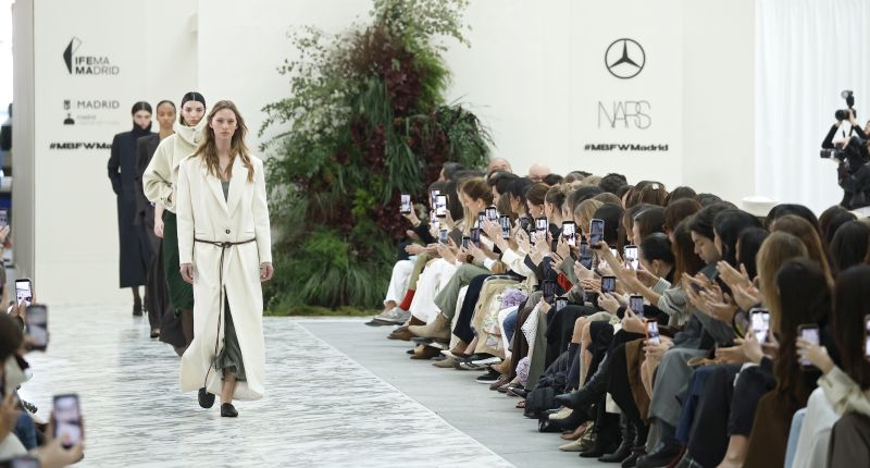 Sophie et Voilà debuta en 'prêt-à-porter' con SEV, en MBFWMadrid