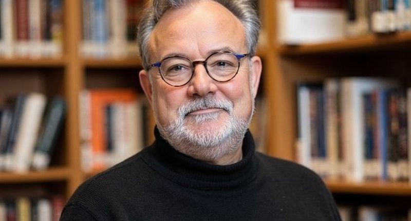 Robert Antoshak.