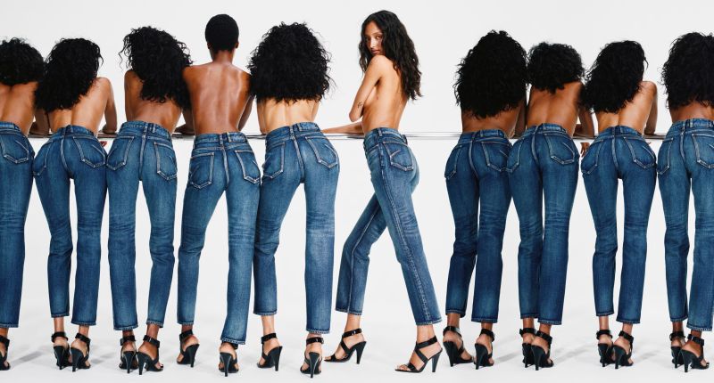 El denim de la firma es un guiño al concepto de segunda piel de Alaïa