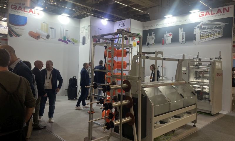 Galan exhibió su versatilidad en máquinas retorcedoras y bobinadoras en Techtextil.