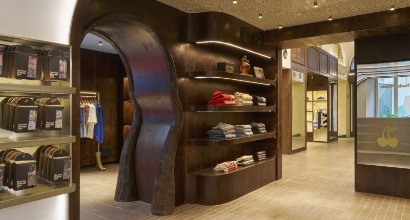 Tras la apertura de su primera flagship en Madrid a principios de abril y esta inauguración en Barcelona, Nude Project extiende ya una red de nueve tiendas.
