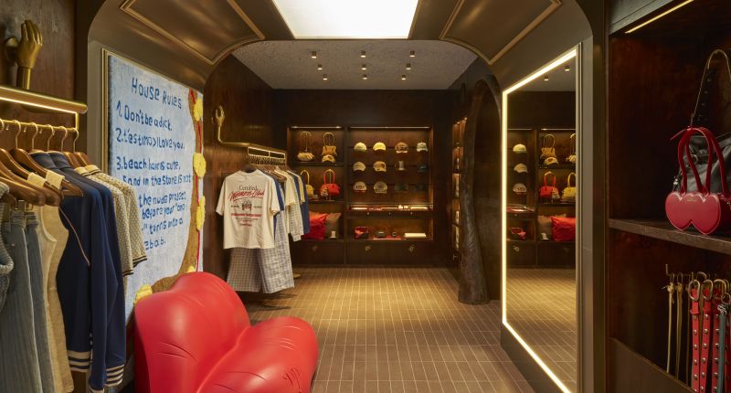 Así es 'Masía Gallery', la mayor tienda de Nude Project en Barcelona
