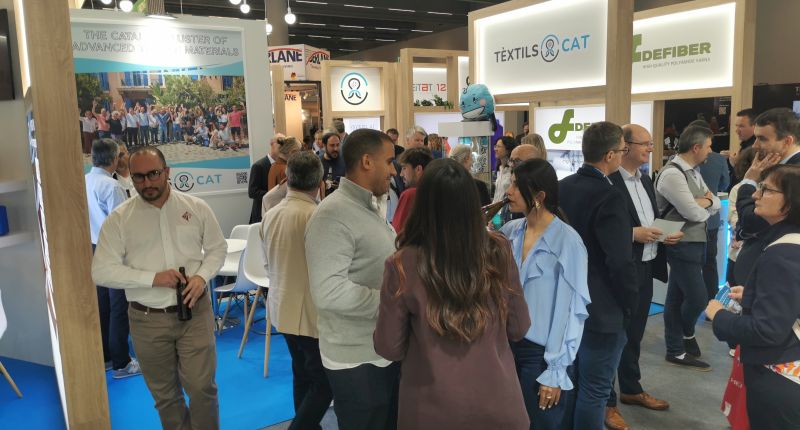 Texy es la nueva mascota de Tèxtils.CAT, que une economía circular, conciencia social e innovación.