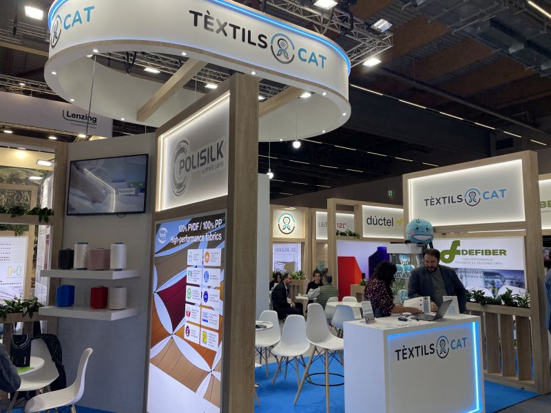 La presencia española en Techtextil no solo destaca por la cantidad, sino por la alta especialización de las firmas participantes.