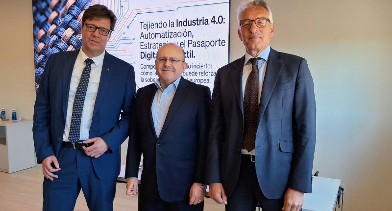 De izquierda a derecha: Xavier Roca, Ignasi Sayol y Jaume Balaguer (Texfor).
