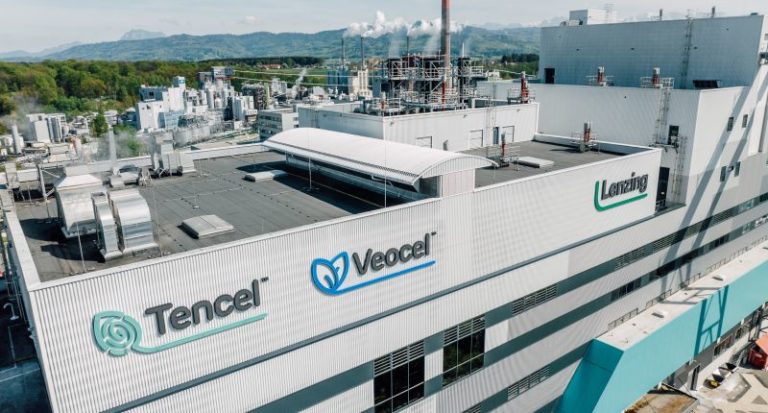Lenzing frena su caída y registra beneficios en el primer trimestre de 2026