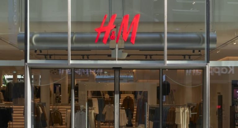 H&M pacta con los sindicatos las condiciones del ERE para sus oficinas en España