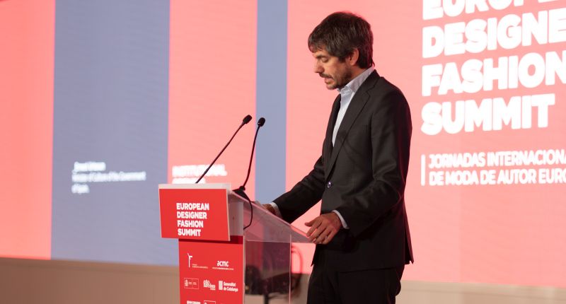 Ernest Urtasun, ministro de Cultura, habló recientemente al respecto en las Jornadas Internacionales de Moda de Autor Europea.
